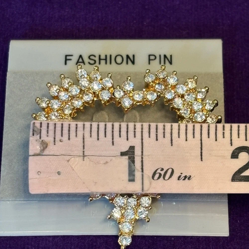 Vintage Rhinestone Heart Brooch Pin Gold Tone Crystal Romantic Glam Jewelry